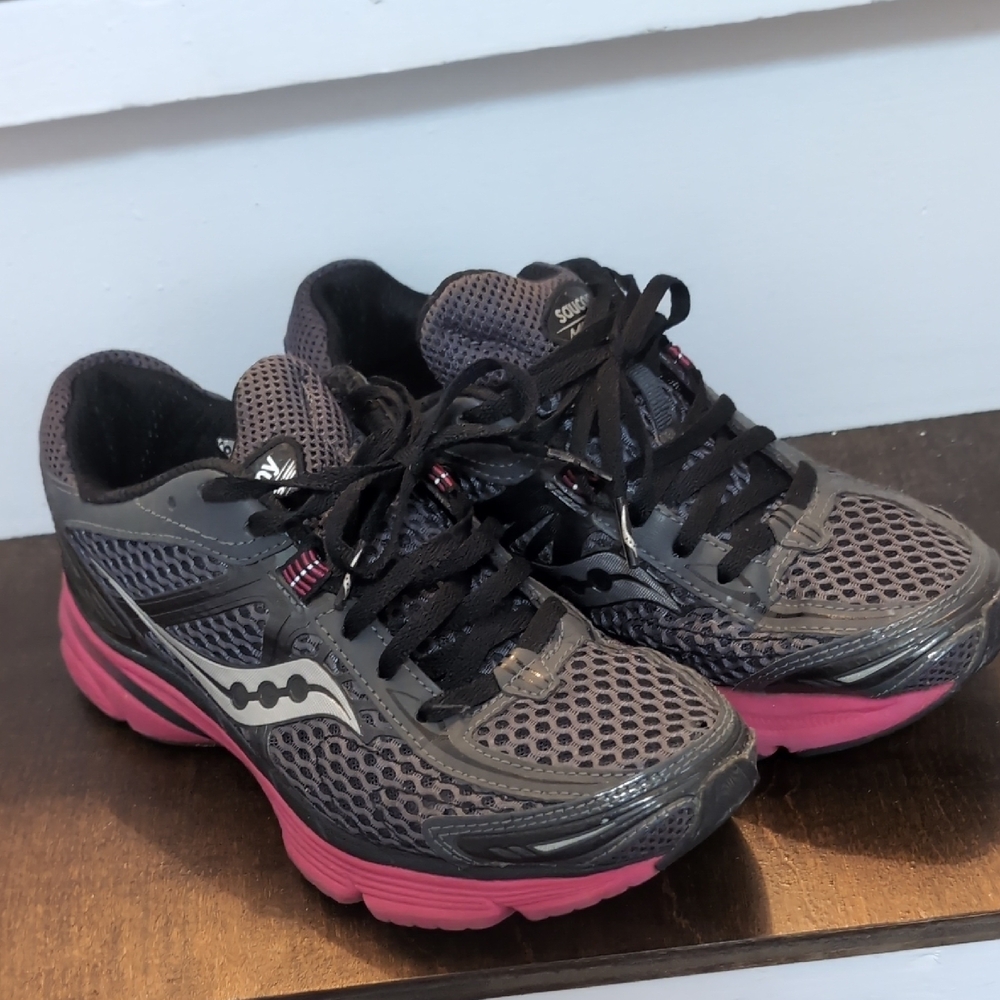 Saucony Women's Running Shoes - Black and Pink